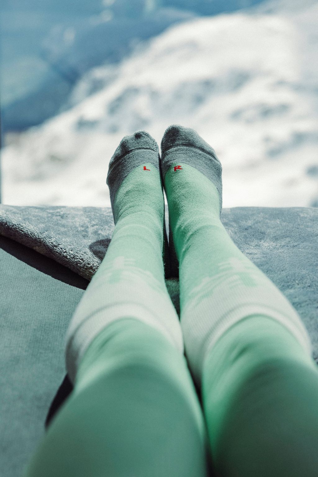 SK2 Intermediate Women Skiing Knee-high Socks