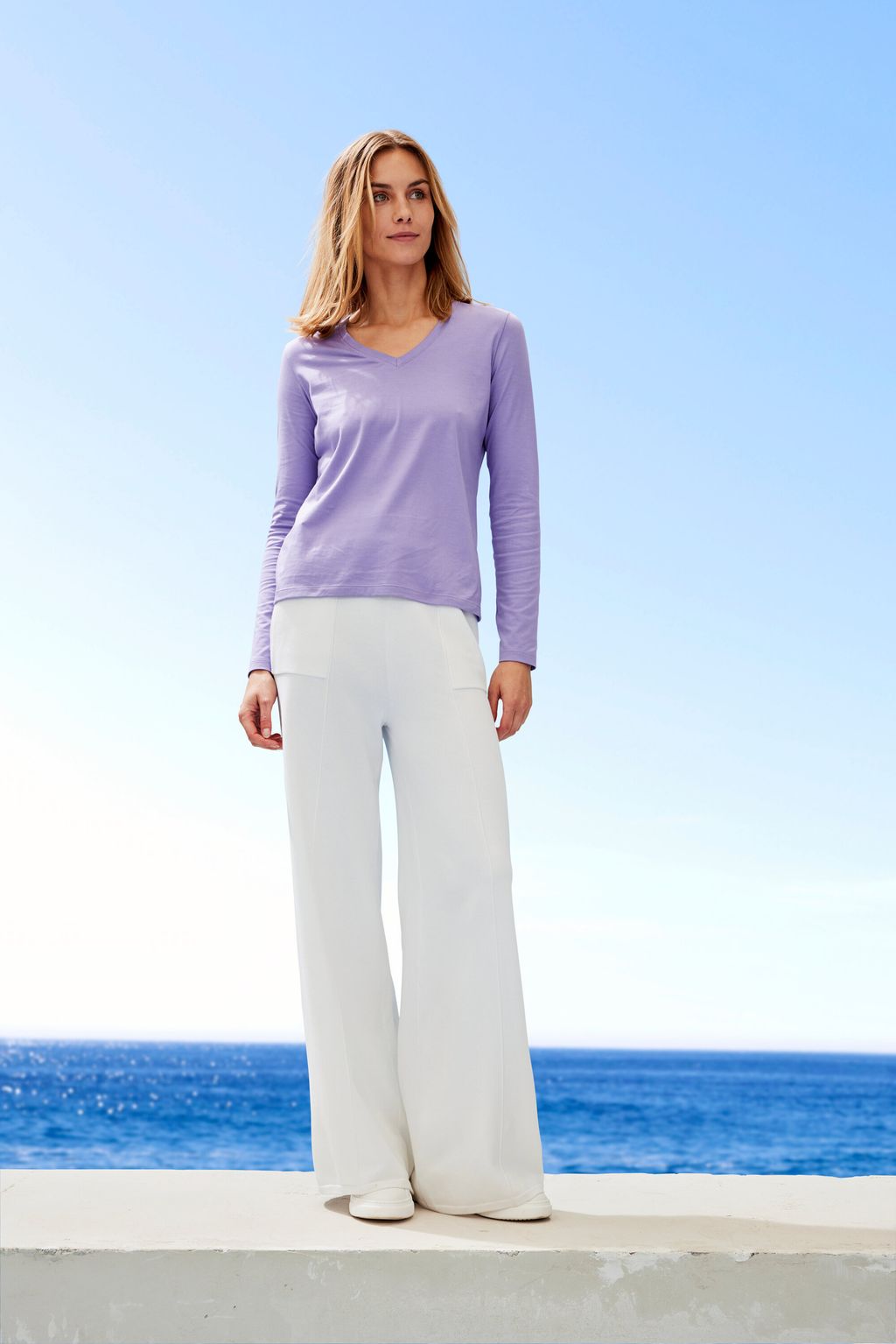 Women Long sleeve shirt V-neck