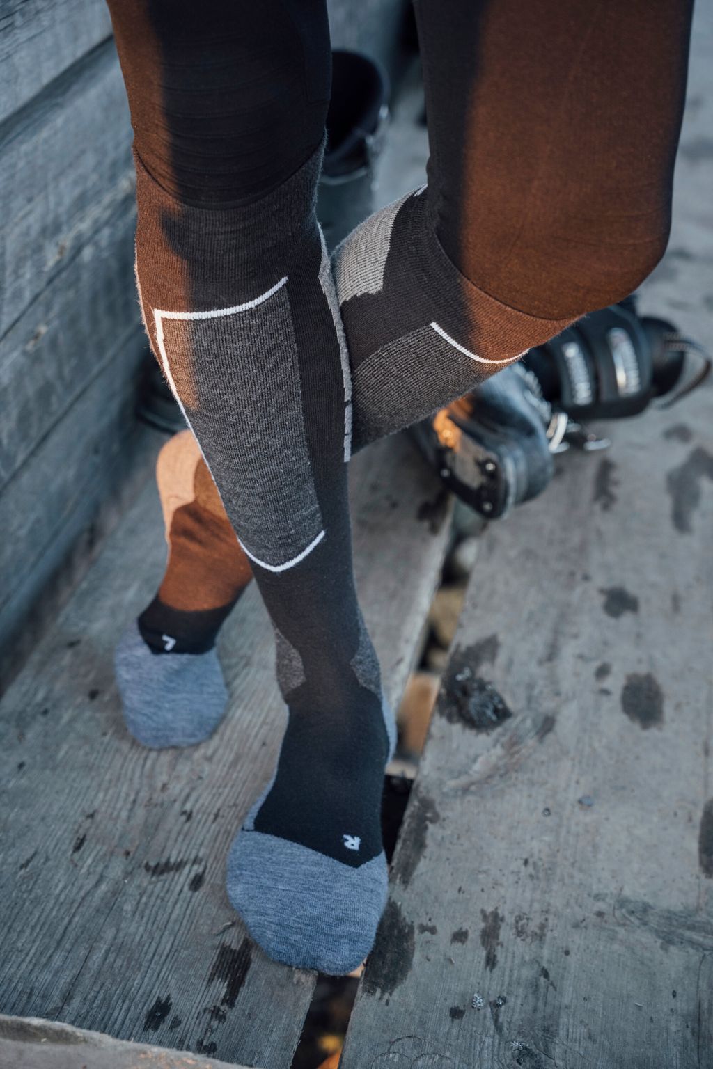 SK4 Advanced Men Skiing Knee-high socks