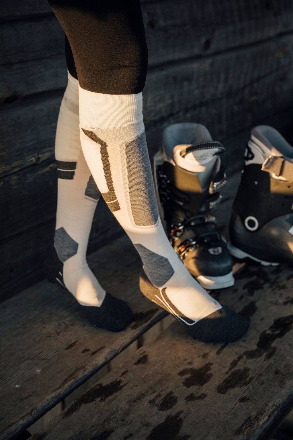 SK4 Advanced Women Skiing Knee-high socks