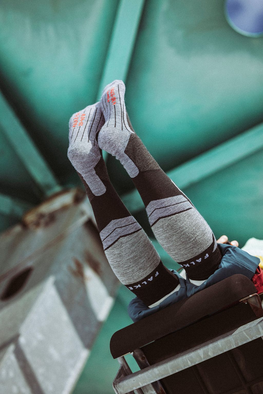 SK4 Advanced Women Skiing Knee-high socks